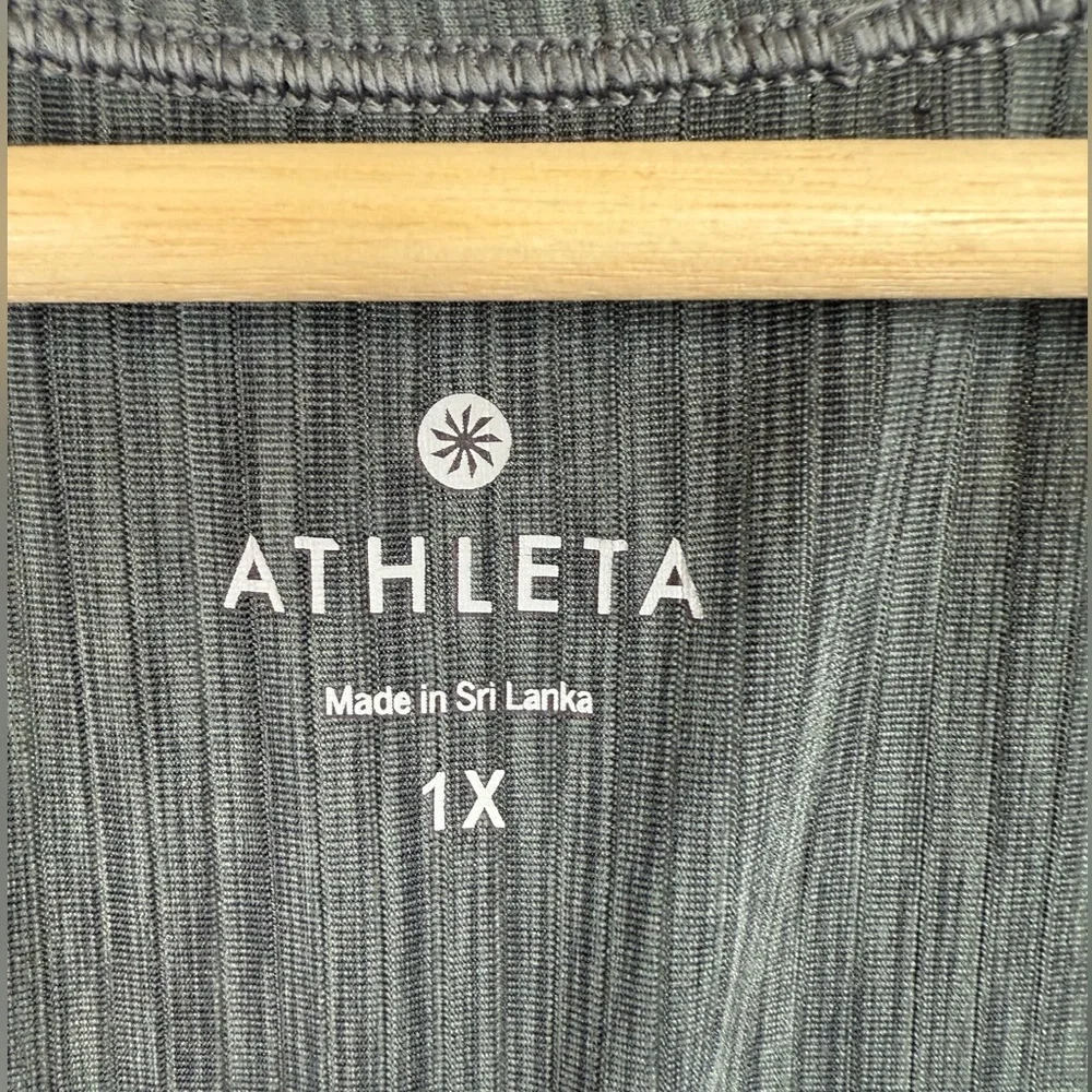 Athleta Shadow Stripe Chi Tee Gray Workout Athletic Short Sleeve Shirt 1X - Picture 4 of 9